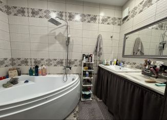 Продажа трехкомнатной квартиры, 105 м2, Лиски, улица Титова, 32