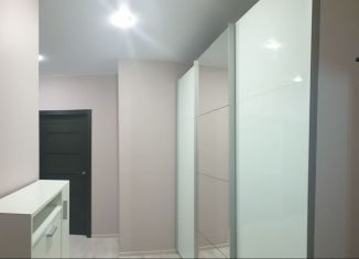 Сдается в аренду 2-комнатная квартира, 56 м2, Тюмень, улица Газовиков, 35