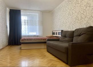 Продам 2-комнатную квартиру, 60 м2, Ростов-на-Дону, Ворошиловский район, проспект Космонавтов, 9