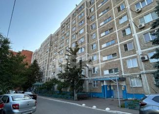Продается 2-ком. квартира, 52.8 м2, Майкоп, улица Юннатов, 2Б