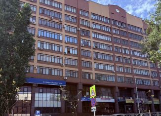 Продаю трехкомнатную квартиру, 127.6 м2, Ставрополь, улица Маяковского, 15