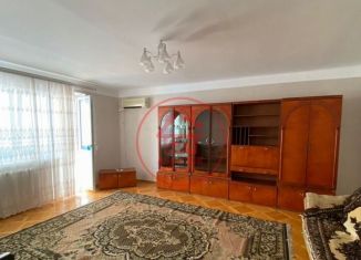 Сдаю двухкомнатную квартиру, 75 м2, Армавир, Азовская улица, 42