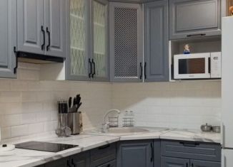 Сдаю в аренду 2-ком. квартиру, 38 м2, Сочи, улица Ленина, 219/6Б, микрорайон Курортный Городок