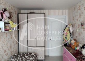 Продаю трехкомнатную квартиру, 58.6 м2, Чайковский, улица Декабристов, 3