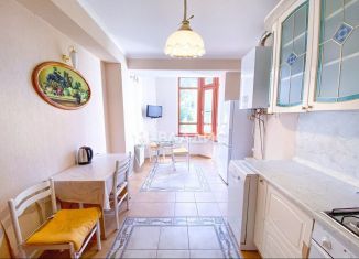 Продается 3-комнатная квартира, 125.3 м2, Сочи, улица Войкова, 43, микрорайон Центральный