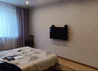 Продаю 3-ком. квартиру, 70 м2, Великие Луки, улица Радищева, 6