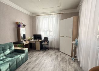 Продаю 2-ком. квартиру, 59.5 м2, Новоуральск, улица Гагарина, 20