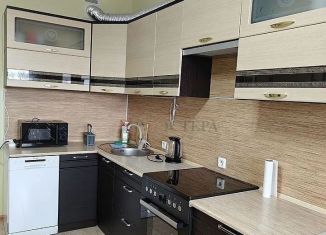 Продаю 1-ком. квартиру, 53 м2, Геленджик, Советская улица, 77