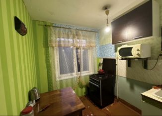 Продается трехкомнатная квартира, 49 м2, Старый Оскол, микрорайон Лебединец, 25