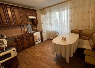 Сдаю 3-ком. квартиру, 80 м2, Республика Башкортостан, Красноводская улица, 3