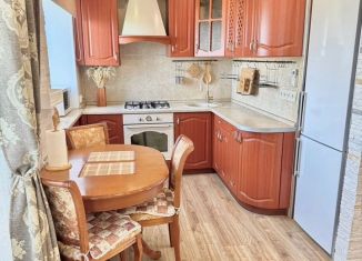 Продам 3-комнатную квартиру, 61.5 м2, Ефремов, улица Свердлова, 62