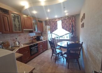 Продаю 3-ком. квартиру, 75.1 м2, Старый Оскол, микрорайон Дубрава, квартал 3, 9