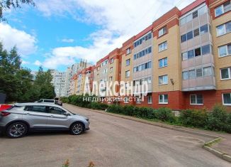 Продам 2-ком. квартиру, 60 м2, Выборг, Большая Каменная улица