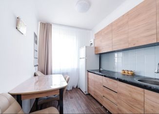 Продаю 2-комнатную квартиру, 50 м2, Благовещенск, улица Ленина, 30/6