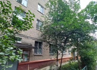 Продам 2-ком. квартиру, 41 м2, Лобня, улица 40 лет Октября, 16