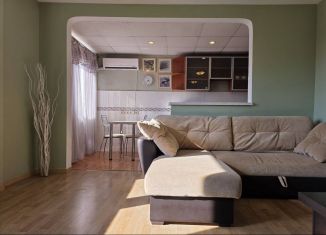 Сдам в аренду 3-ком. квартиру, 75 м2, Тольятти, бульвар Баумана, 2