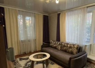 Сдаю в аренду 2-комнатную квартиру, 40 м2, Кингисепп, Октябрьская улица, 20