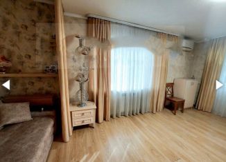 Продается 1-комнатная квартира, 31 м2, Майкоп, улица 8 Марта, 19