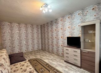 Продается двухкомнатная квартира, 53.3 м2, Киров, улица Воровского, 143