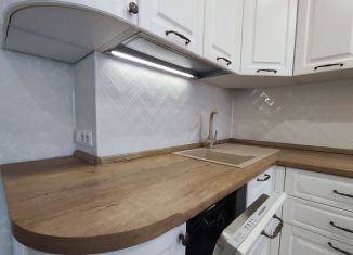 Продаю трехкомнатную квартиру, 86.3 м2, Киров, Советская улица, 98