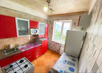 Продам трехкомнатную квартиру, 70.4 м2, Махачкала, проспект Гамидова, 57