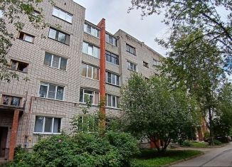 Продаю 1-ком. квартиру, 35 м2, Псков, улица Труда