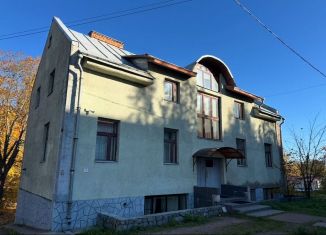 Сдам в аренду многокомнатную квартиру, 350 м2, Выборг, 2-я Южная улица, 22