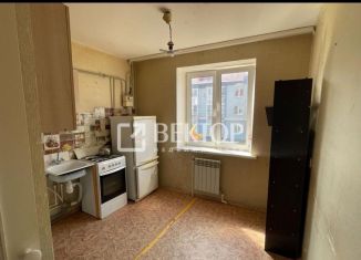 Продаю 1-ком. квартиру, 33 м2, Кохма, улица Сергея Киселёва, 3