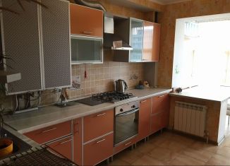 Сдача в аренду 2-ком. квартиры, 82 м2, Пятигорск, проспект Калинина, 2А