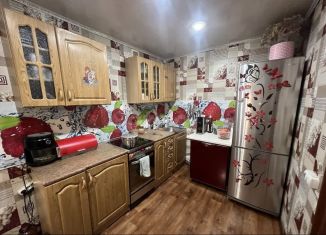 Продам 2-ком. квартиру, 47 м2, Старый Оскол, микрорайон Макаренко, 1