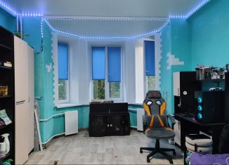 Продается двухкомнатная квартира, 60 м2, Новоуральск, улица Мичурина, 28