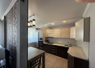 Продаю 3-ком. квартиру, 64 м2, Биробиджан, Советская улица, 60Б