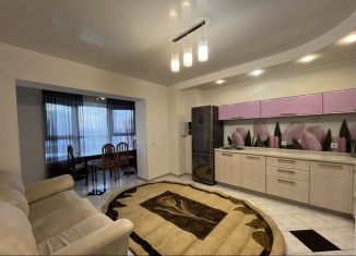 Сдается в аренду двухкомнатная квартира, 76.6 м2, Пермь, улица Чернышевского, 15А, ЖК Альпийская Горка