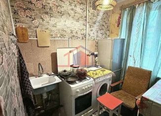 Сдаю в аренду 2-ком. квартиру, 49 м2, Старый Оскол, Комсомольский проспект, 3