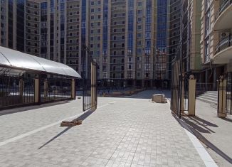 Продаю 1-ком. квартиру, 46 м2, Махачкала, проспект Насрутдинова, 57