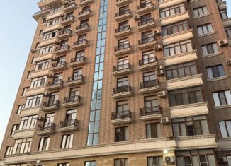 Продается 2-комнатная квартира, 65 м2, Махачкала, улица Юсупова, 34А