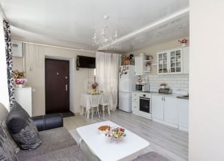 Продаю 1-ком. квартиру, 47 м2, Тюмень, улица Бабарынка, 65, Калининский округ