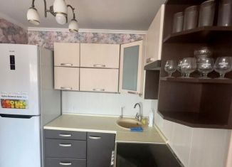 Продам 1-ком. квартиру, 33 м2, Калининград, Чувашская улица, 11