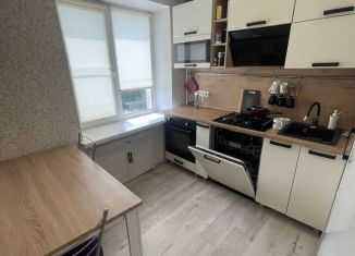 Продам 3-комнатную квартиру, 60 м2, Череповец, улица Ветеранов, 2А