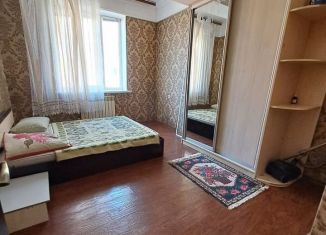 Сдается в аренду 2-комнатная квартира, 50 м2, посёлок городского типа Семендер, проспект Казбекова, 32