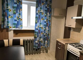 Сдам в аренду однокомнатную квартиру, 36 м2, Североморск, улица Душенова, 15