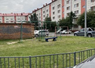 Продажа 4-ком. квартиры, 78 м2, Тюмень, Калининский округ, улица Московский Тракт, 137