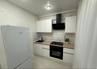 Сдаю в аренду однокомнатную квартиру, 30 м2, Казань, улица Карбышева, 33