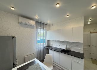 Сдача в аренду 1-ком. квартиры, 43 м2, Сочи, улица Тимирязева, 21А