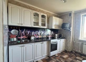 Двухкомнатная квартира в аренду, 76 м2, Старый Оскол, микрорайон Солнечный, 13