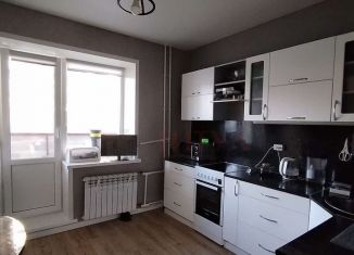 Продаю 2-комнатную квартиру, 65 м2, Старый Оскол, микрорайон Дубрава, квартал 1, 16