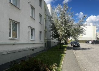 Продаю однокомнатную квартиру, 33.1 м2, поселок городского типа Стройкерамика, улица Митрополита Иоанна Снычёва, 14