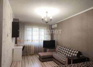 Сдается в аренду однокомнатная квартира, 42.4 м2, Курск, улица Карла Маркса, 72к22