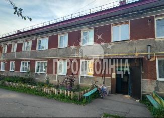 Продаю двухкомнатную квартиру, 43 м2, Омская область, Механизаторская улица, 9