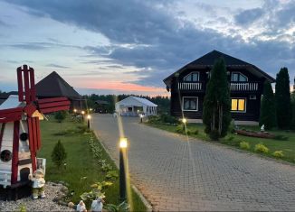 Сдача в аренду коттеджа, 200 м2, Новгородская область, Сельская улица